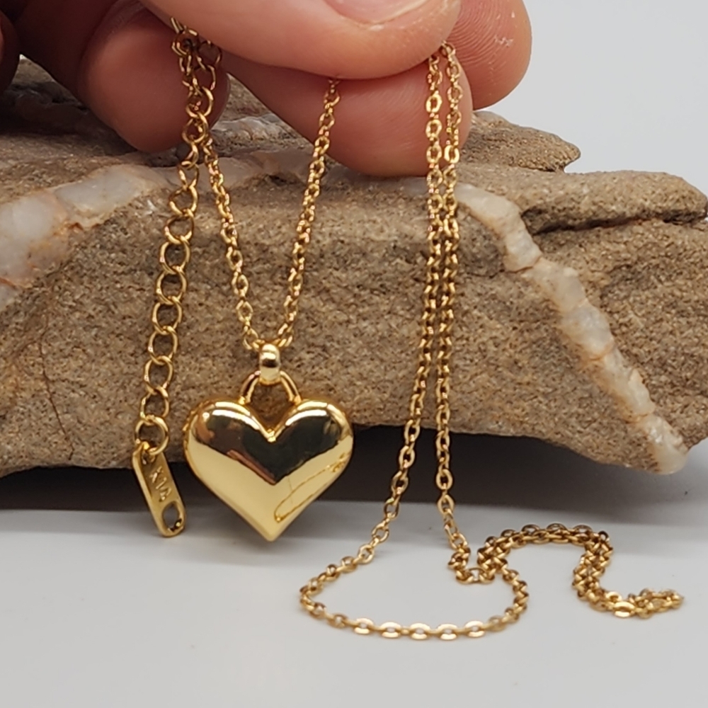 Neiman Marcus Ben-Amun Designer Gold Heart 14K Gold plated Dainty Delicat
